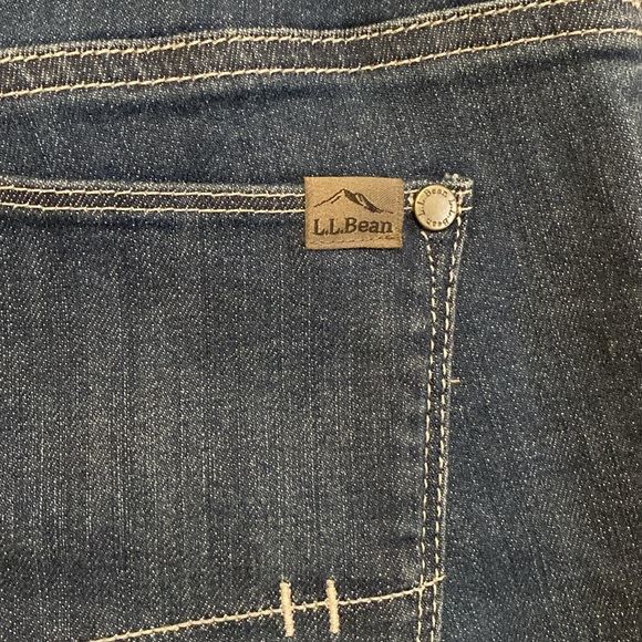 L.L. Bean Jeans. Size 8. - Picture 9 of 11